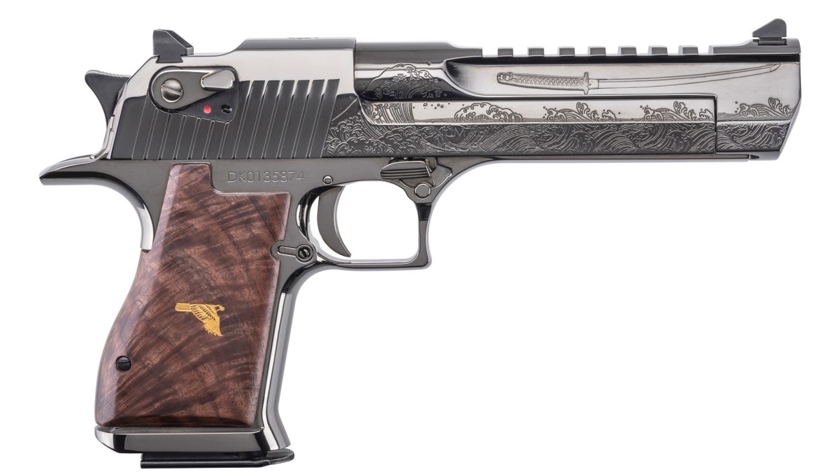Magnum Research Desert Eagle “Dueling Katanas”